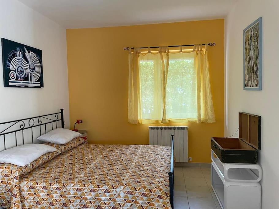 I Fiori Apartments A Faraone Bagian luar foto